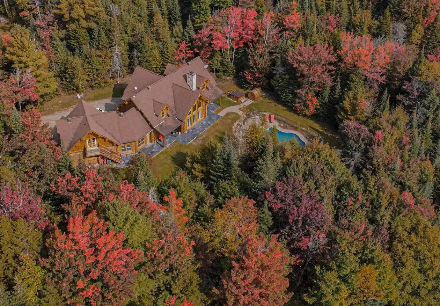 Executive Plus 44 - Majestic Log Chalet With Hot Tub Sauna Heated Pool And Close To Activities Mille-Isles Exterior photo