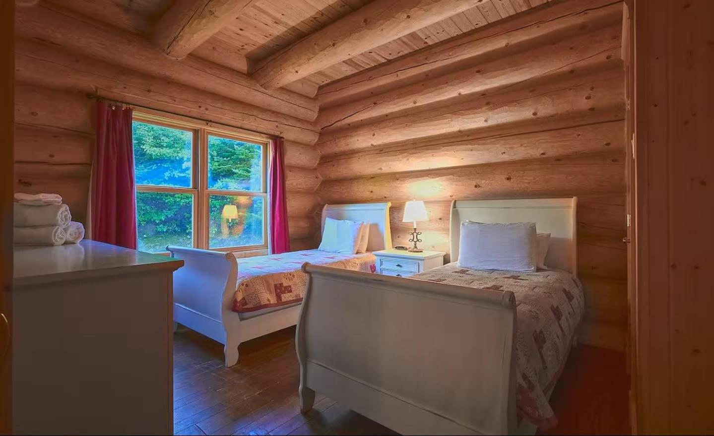 Executive Plus 44 - Majestic Log Chalet With Hot Tub Sauna Heated Pool And Close To Activities Mille-Isles Exterior photo